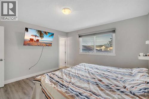 108 Whiteglen Crescent Ne, Calgary, AB - Indoor Photo Showing Bedroom