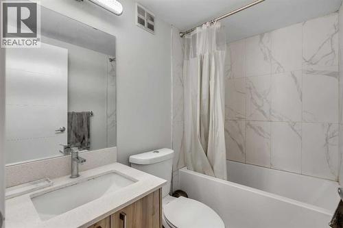 108 Whiteglen Crescent Ne, Calgary, AB - Indoor Photo Showing Bathroom