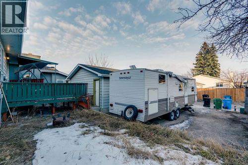 108 Whiteglen Crescent Ne, Calgary, AB - Outdoor