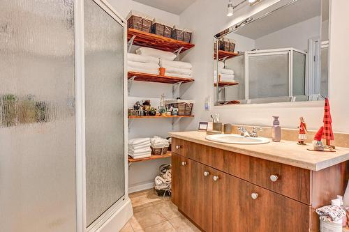 Salle de bains - 135 Rue Deschambault, Saint-Jérôme, QC - Indoor Photo Showing Bathroom