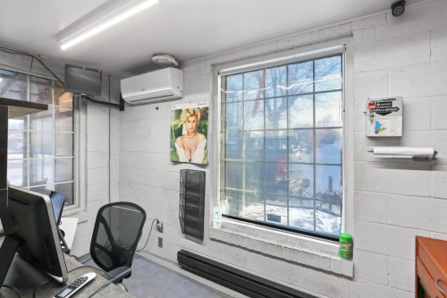 Façade - 2 Rue St-Laurent, Mercier, QC - Outdoor