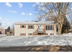 19 Bahama ST  Dieppe, NB E1A 4Z1