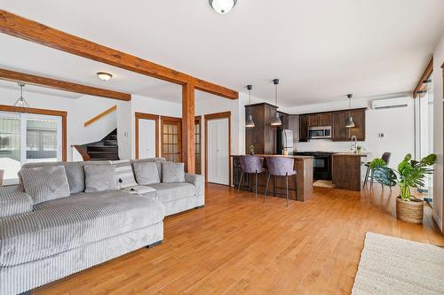 Salon - 309 Ch. Du Richelieu, Saint-Basile-Le-Grand, QC - Indoor Photo Showing Living Room