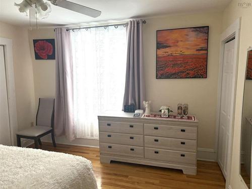 18 Oak Street, Trenton, NS 