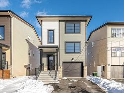 31 Travertine Court  Halifax, NS B3P 0J5