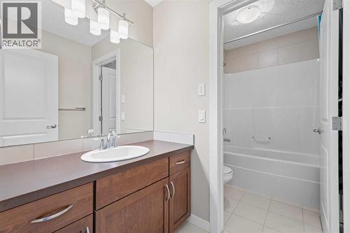 4 piece bathroom - 308 Chaparral Valley Way Se, Calgary, AB - Indoor Photo Showing Bathroom