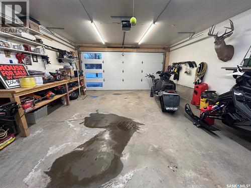 1620 Dieppe Crescent, Estevan, SK - Indoor Photo Showing Garage