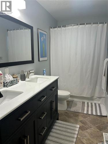 1620 Dieppe Crescent, Estevan, SK - Indoor Photo Showing Bathroom