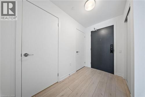 395 W Dundas Street W Unit# 414, Oakville, ON - Indoor Photo Showing Other Room