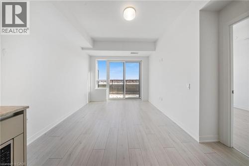 395 W Dundas Street W Unit# 414, Oakville, ON - Indoor Photo Showing Other Room