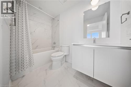 395 W Dundas Street W Unit# 414, Oakville, ON - Indoor Photo Showing Bathroom