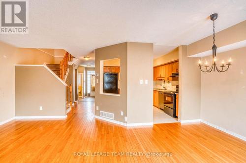 7 Chantilly Gate, Ottawa, ON - Indoor Photo Showing Other Room