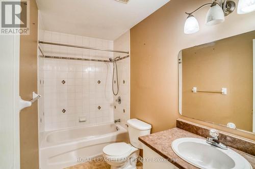 7 Chantilly Gate, Ottawa, ON - Indoor Photo Showing Bathroom