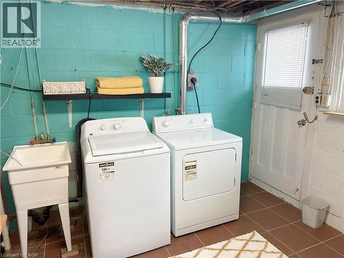 17 Rosanne Crescent, Hamilton, ON - Indoor Photo Showing Laundry Room