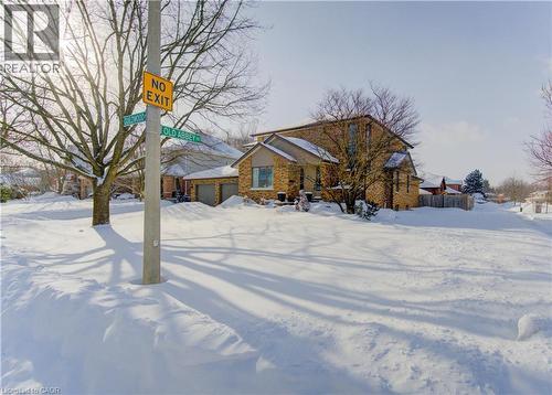 593 Guildwood Place, Waterloo, ON - Outdoor