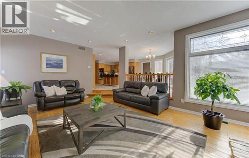 593 Guildwood Place, Waterloo, ON - Indoor Photo Showing Living Room
