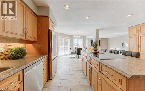 593 Guildwood Place, Waterloo, ON - Indoor Photo Showing Kitchen