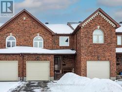 90 WATERTON CRESCENT  Ottawa, ON K2M 1Y5