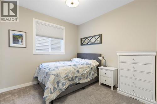86 Bayview Circle Sw, Airdrie, AB - Indoor Photo Showing Bedroom