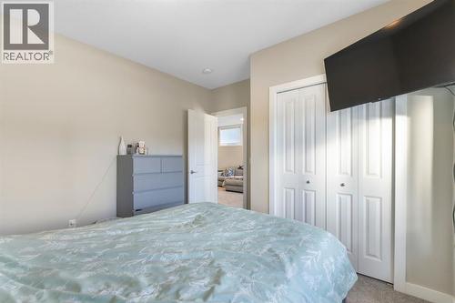 86 Bayview Circle Sw, Airdrie, AB - Indoor Photo Showing Bedroom