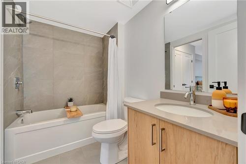 23 Mill Street, Kitchener, ON - Indoor Photo Showing Bathroom