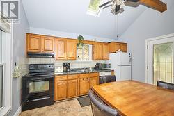 Kitchen with side entrance - 