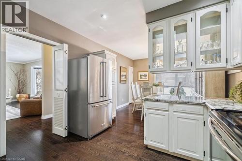 359 Pepper Drive, Burlington, ON - Indoor Photo Showing Kitchen With Upgraded Kitchen