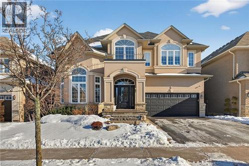 6 VANDERBURGH Lane  Grimsby, ON L3M 1P5