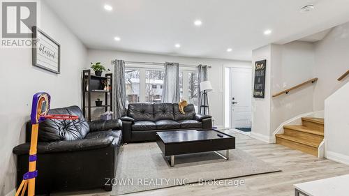 508 Parkview Crescent, Cambridge, ON - Indoor Photo Showing Living Room