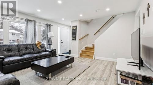 508 Parkview Crescent, Cambridge, ON - Indoor Photo Showing Living Room