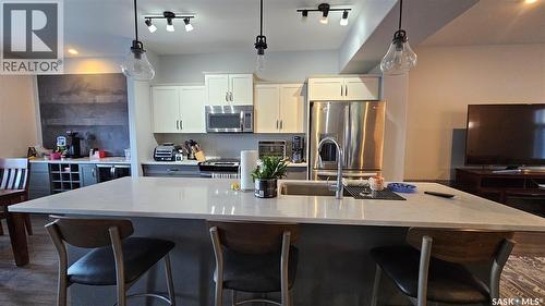 719 Pringle Crescent, Saskatoon, SK - Indoor Photo Showing Kitchen With Upgraded Kitchen