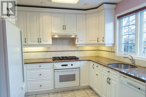 768 Vinette Crescent, Ottawa, ON - Indoor Photo Showing Kitchen
