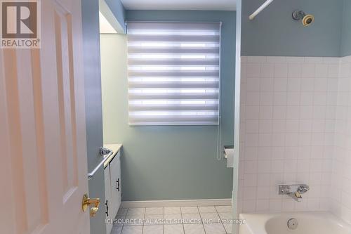 768 Vinette Crescent, Ottawa, ON - Indoor Photo Showing Bathroom