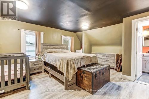 87 Bay Street, Woodstock (Woodstock - South), ON - Indoor Photo Showing Bedroom
