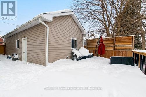 87 Bay Street, Woodstock (Woodstock - South), ON - Outdoor With Exterior