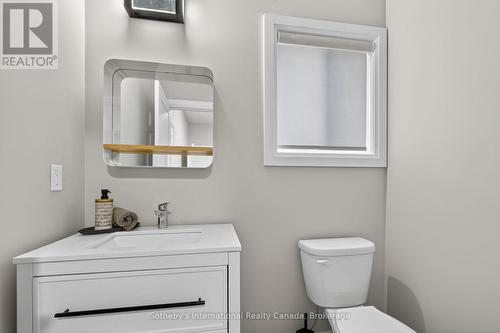 Main floor powder room - 150 Plewes Drive, Collingwood, ON - Indoor Photo Showing Bathroom