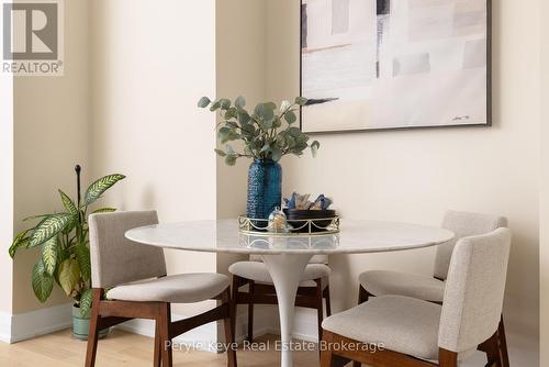 2 Leeds Court, Bracebridge (Monck (Bracebridge)), ON - Indoor Photo Showing Dining Room