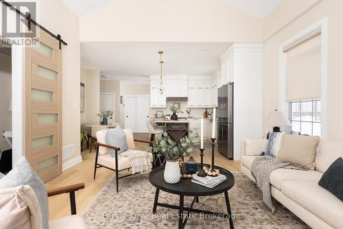 2 Leeds Court, Bracebridge (Monck (Bracebridge)), ON - Indoor Photo Showing Living Room