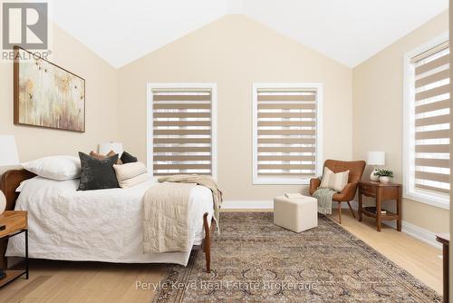 2 Leeds Court, Bracebridge (Monck (Bracebridge)), ON - Indoor Photo Showing Bedroom