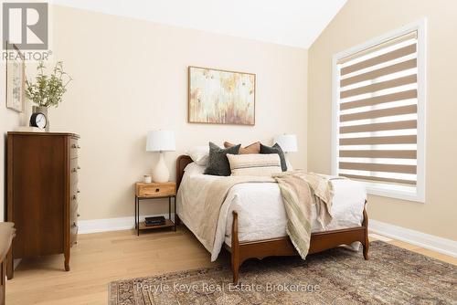 2 Leeds Court, Bracebridge (Monck (Bracebridge)), ON - Indoor Photo Showing Bedroom