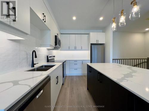 201 - 3900 Savoy Street, London South (South V), ON - Indoor Photo Showing Kitchen With Double Sink With Upgraded Kitchen