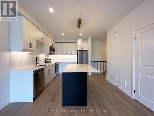 201 - 3900 Savoy Street, London South (South V), ON - Indoor Photo Showing Kitchen With Upgraded Kitchen