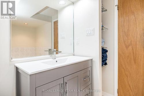 2740 Moncton Road, Ottawa, ON - Indoor Photo Showing Bathroom