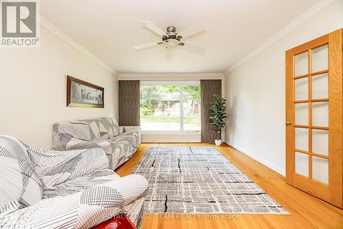 2740 Moncton Road, Ottawa, ON - Indoor Photo Showing Living Room