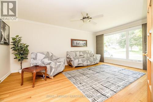 2740 Moncton Road, Ottawa, ON - Indoor Photo Showing Living Room