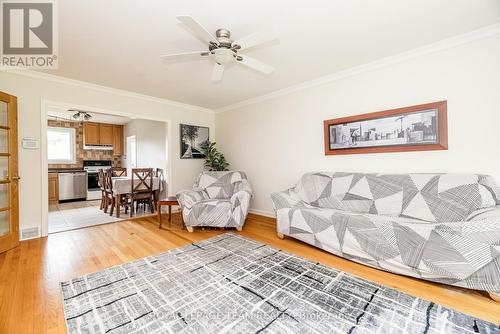 2740 Moncton Road, Ottawa, ON - Indoor Photo Showing Living Room