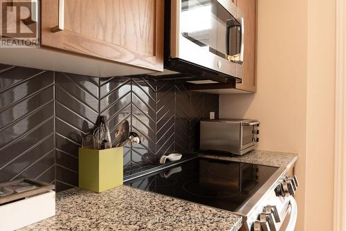 714 Petanque Crescent, Ottawa, ON - Indoor Photo Showing Kitchen