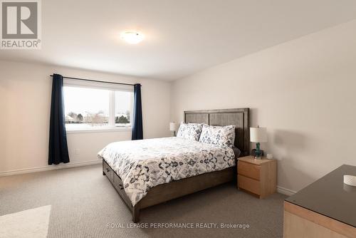 714 Petanque Crescent, Ottawa, ON - Indoor Photo Showing Bedroom