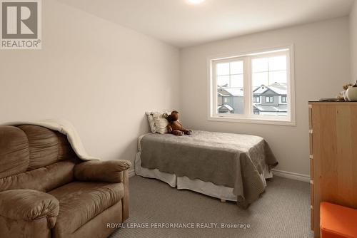 714 Petanque Crescent, Ottawa, ON - Indoor Photo Showing Bedroom