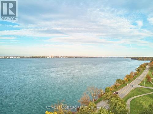 Niagara River Parkway - one minute away - 8143 Sarah Street, Niagara Falls (Chippawa), ON - Outdoor With Body Of Water With View